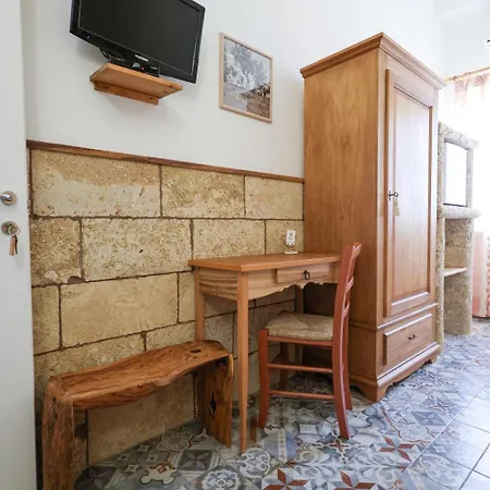 Antico Borgo Marchese Bed & Breakfast 4*
