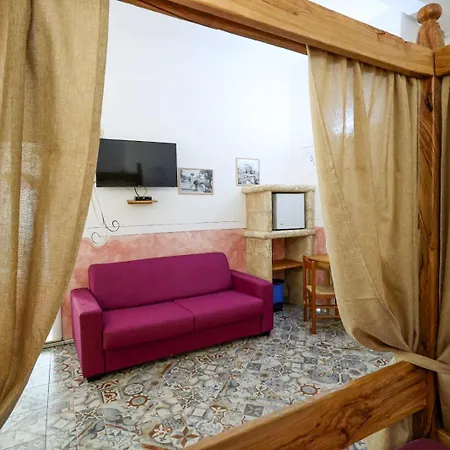 Antico Borgo Marchese 4* מורצ'יאנו די לאוקה