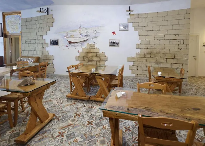 Bed & Breakfast Antico Borgo Marchese 4*