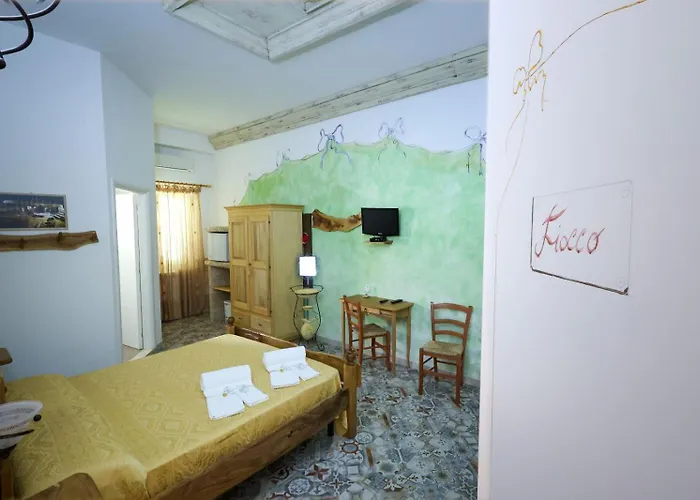 Bed & Breakfast Antico Borgo Marchese 4*